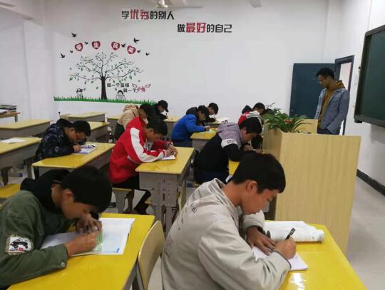 南昌向遠軌道技術學校機車車輛工程系順利舉行書法大賽選拔賽