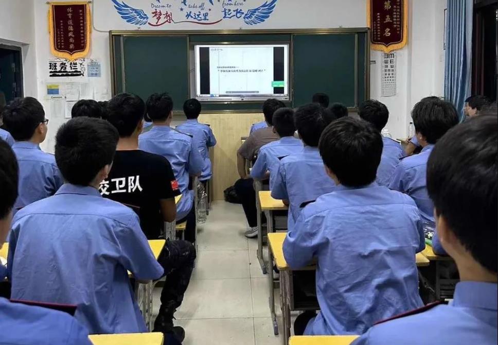 南昌向遠軌道技術(shù)學校開展“銘記九一八”愛國主義教育活動