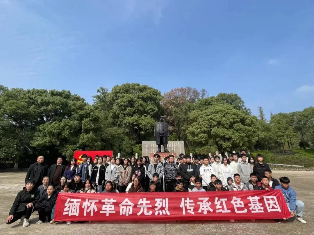 南昌向遠軌道技術(shù)學校開展校外紅色教育基地研學活動
