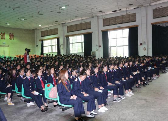 南昌向遠軌道技術(shù)學校校級、系部、班級、社團學生干部培訓大會