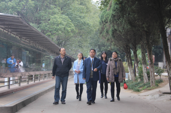 廣西賀州學(xué)院體育學(xué)院院長(zhǎng)一行來(lái)我校南昌向遠(yuǎn)軌道技術(shù)學(xué)校考察交流