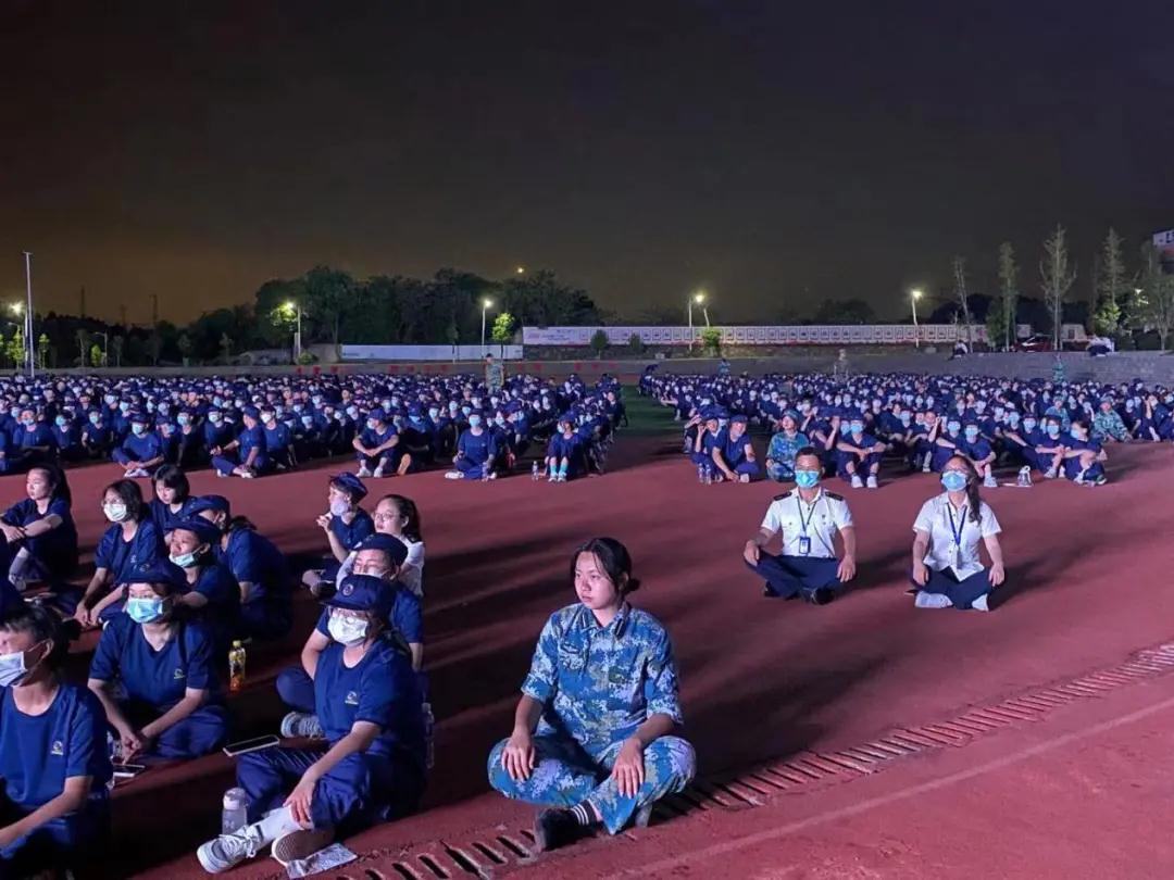 理想照耀未來‖南昌向遠(yuǎn)軌道技術(shù)學(xué)校組織全體師生觀看“開學(xué)第一課”